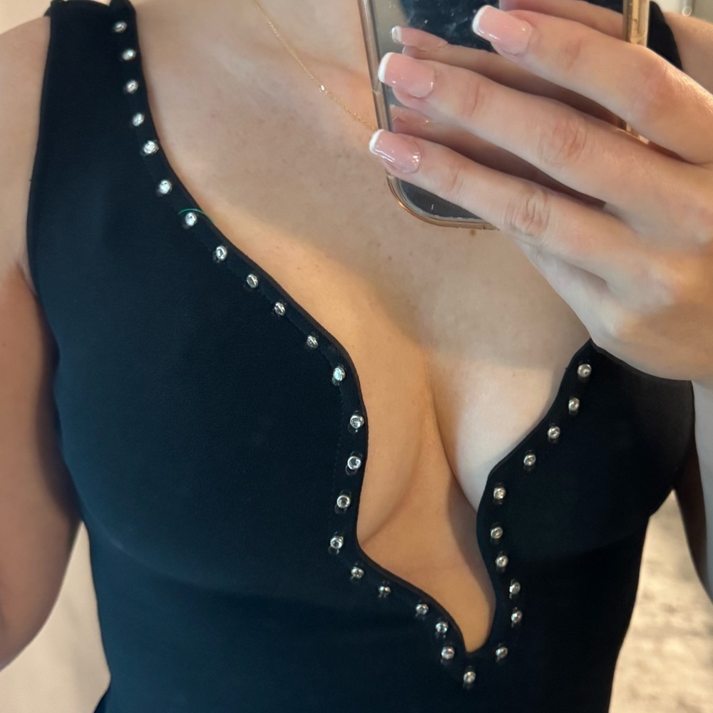 Elegant Black Studded Women's Body con Cleavage Dress - Picture 9 of 16